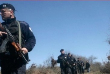 Policia arreston dy serbë, fusnin raki e mjaltë ilegalisht nga Serbia