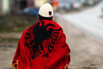 Shënohet Dita e Flamurit dhe ditëlindja e komandantit legjendar Adem Jashari