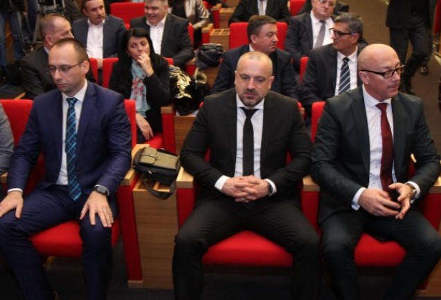 Lajmërohet Radojiçiq: Nuk do të dorëzohem, shqiptarët duan të më vrasin