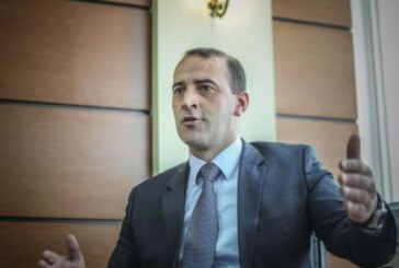Idetë e Hashim Thaçit për shkëmbime territoresh janë “ballona” politik.