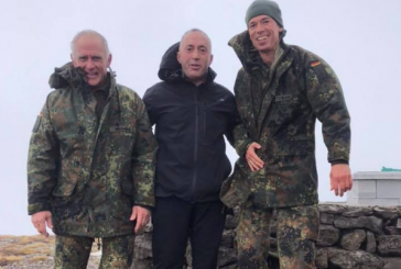 Kryeministri Haradinaj ngjitet në majat e Pashtrikut: Dy dekada në ndërtim të paqes
