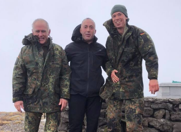 Kryeministri Haradinaj ngjitet në majat e Pashtrikut: Dy dekada në ndërtim të paqes