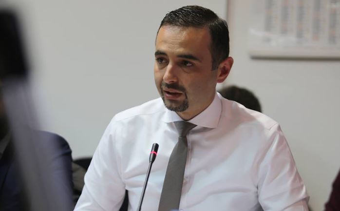 Ministri Lluka: Më kanë garantuar se s’ndalet më rryma, më informoni nëse ju ndodhë kjo!