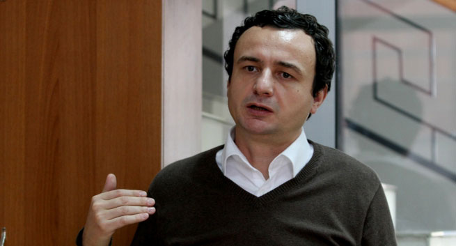 Kurti: Me ardhjen e VV’së në pushtet do të ketë naftë të lirë për bujqit dhe do të largohen xhipat e qeveritarëve