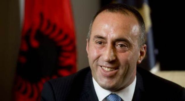 Haradinaj uron “28 Nëntorin”, kujton daljen në skenë të UÇK’së dhe ditëlindjen e Adem Jasharit
