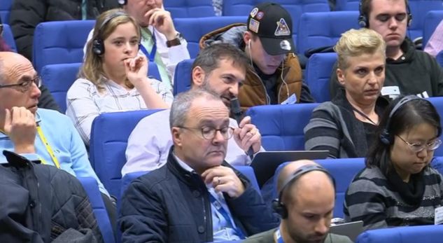 Replika të ashpëra në mes zyrtarëve të BE-së dhe gazëtarëve nga Kosova për taksën
