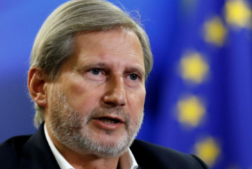 Hahn bisedon me liderët e Kosovës për situaten në vend