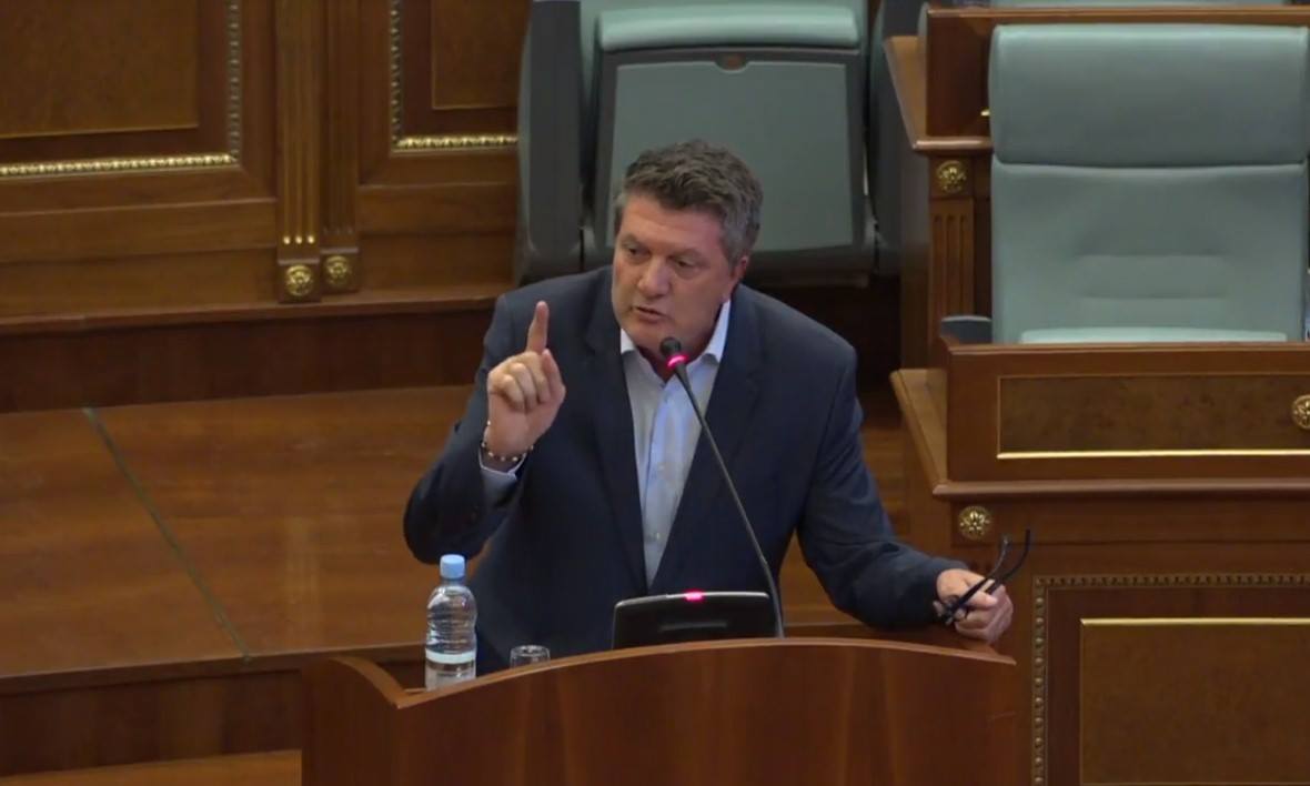Zeka: Do të tregoj kush është takuar me BIA-n serbe dhe është fshehur me qebe nga policia