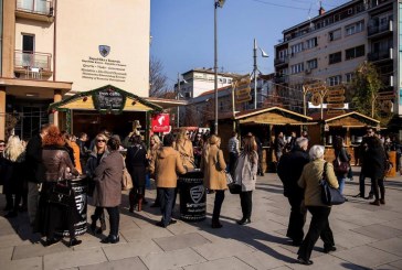Bizneset ankohen për ndarjen e shtëpizave në sheshin “Zahir Pajaziti”