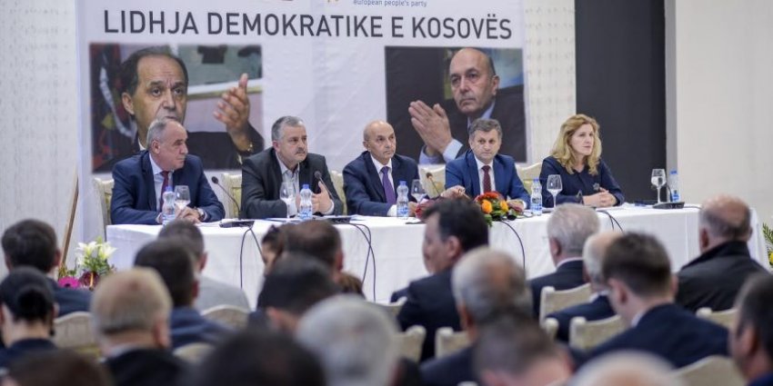 Dështuan vizat, LDK kërkon dorëheqjen