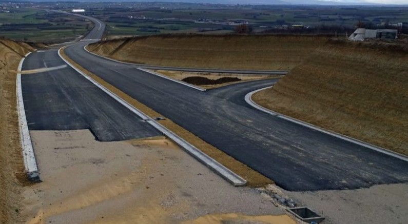 Kosova e përfundon autostradën në dhjetor, Maqedonia tregon kur e nis
