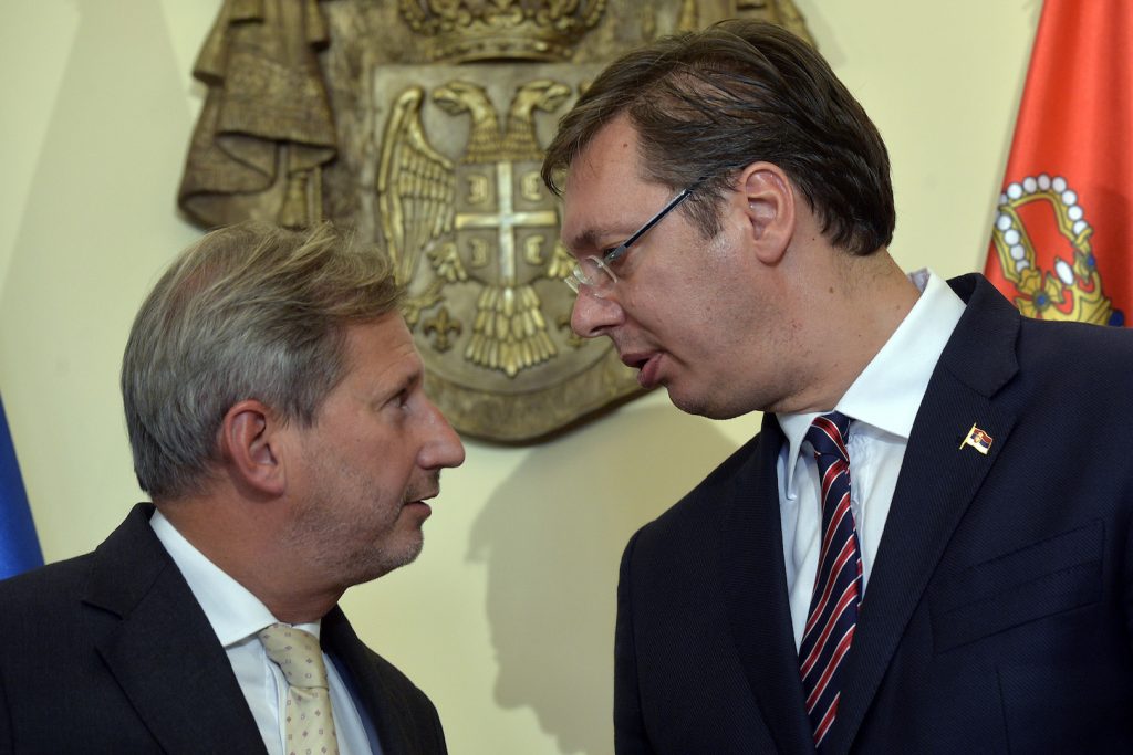 Vuçiq refuzoi propozimin e Hahn për Kosovën