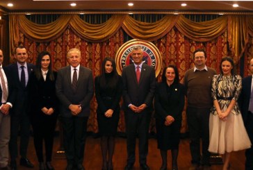 Thaçi viziton familjen e Rugovës, bën thirrje për unitet të brendshëm