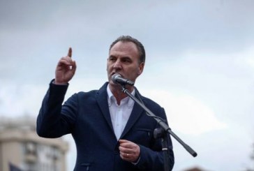 Limaj sërish sulmon të papunët: Ma mirë se në Kosovë s’gjeni, grahni punës se diku tjetër ju thyhet kurrizi