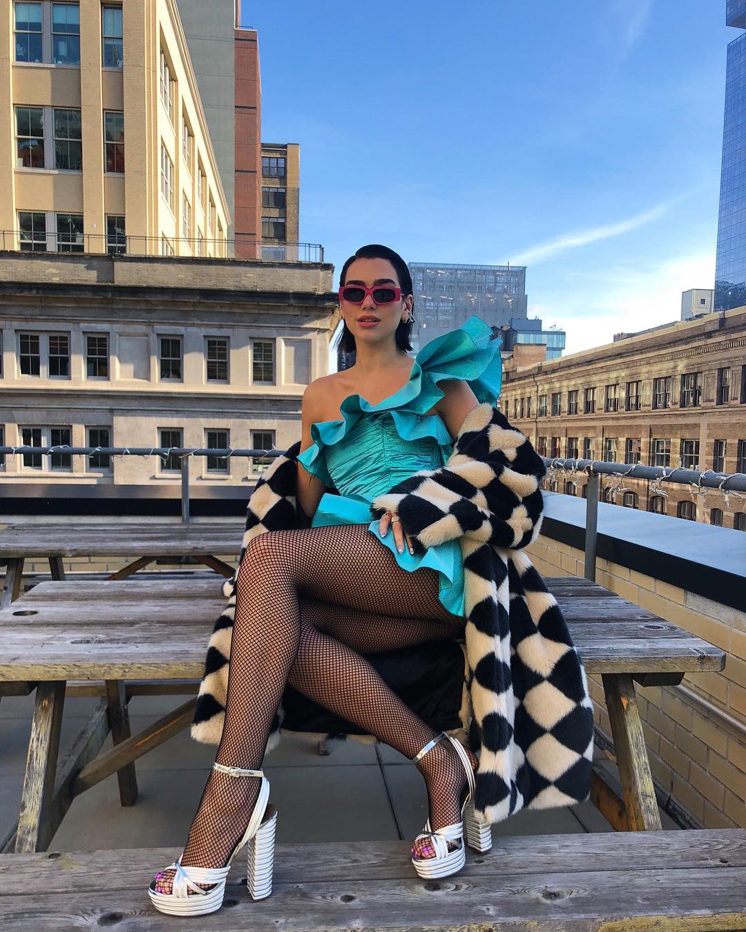 Dua Lipa me poza atraktive nga New Yorku