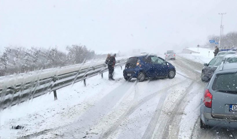 Rruga Pejë-Prishtinë, e vështirë për automjete