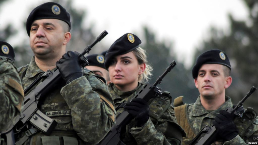 Serbia: NATO po bën ‘spektakël’, vet e ndihmoi krijimin e Ushtrisë së Kosovës