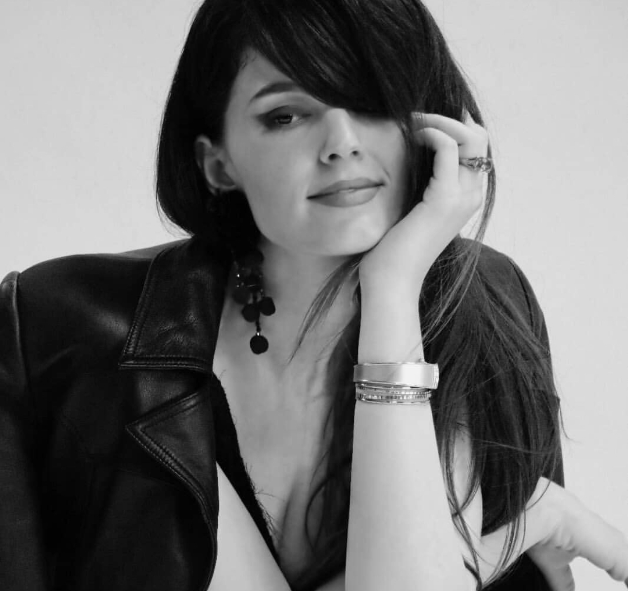 Kështjella Pepshi “shkrinë” coverin, “wrong or right”