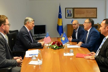 Bedri Hamza priti në takim ambasadorin e ri të SHBA-së Philip Kosnett