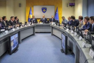 Qeveria paralajmëron taksë të re ndaj Serbisë