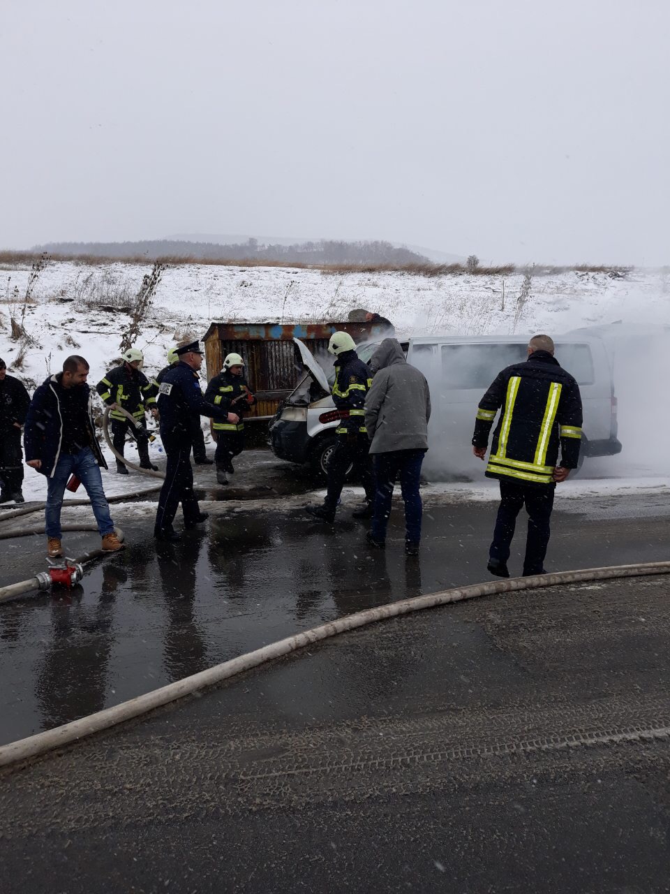 Digjet një veturë e Policisë në Mitrovicë