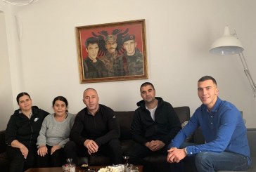 Kryeministri Haradinaj në Gllogjan, kalon vikendin me nënën e tij