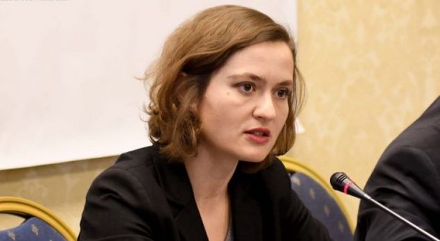 Arian Cani tallet dhe e turpëron Besa Shahnin e Kosovës në Zonë e Lirë