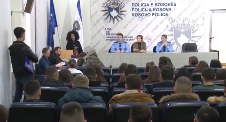 430 kandidatë nënshkruajnë kontratat për policë të Kosovës