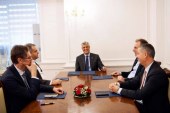 Ahmeti: Thaçi si duket dinë diqka më shumë se ne