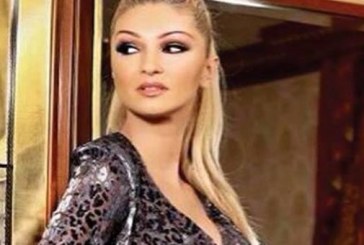 Diellza Kolgeci pozon gjysëm lakuriq në borë