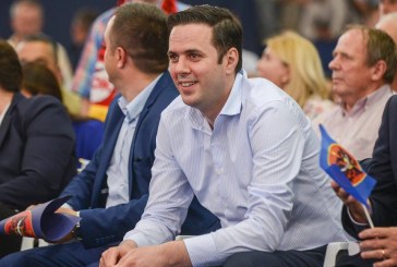 Abdixhiku godet fortë koalicionin PDK AAK NISMA: E keni mbushë Kosovën Kazino
