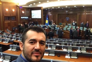 Labi premton se nuk do t’i heqë flokët dhe mjekrrën deri sa të bëhet liberalizimi i vizave