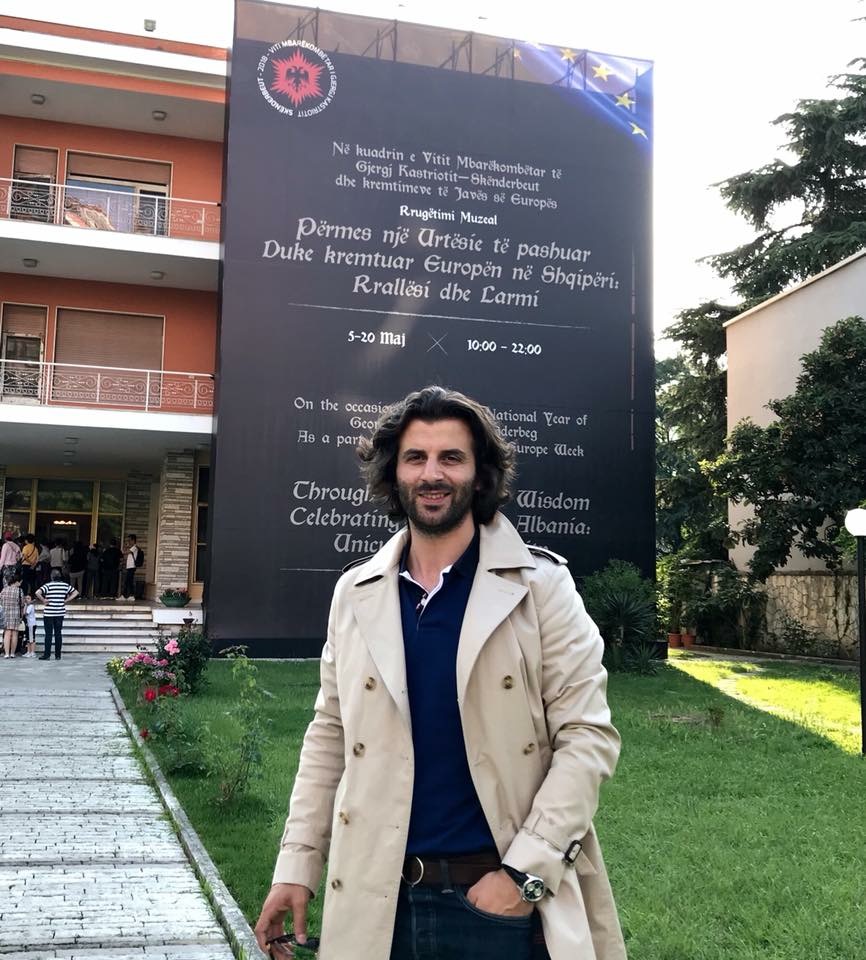 Profesori i Parisit: Fati i mësuesit kosovar, është në dorën e ngelësve të tij