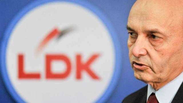 Mustafa: Reagimet e AAK-së janë renditur si fishekë, nuk është me rëndësi çfarë thonë