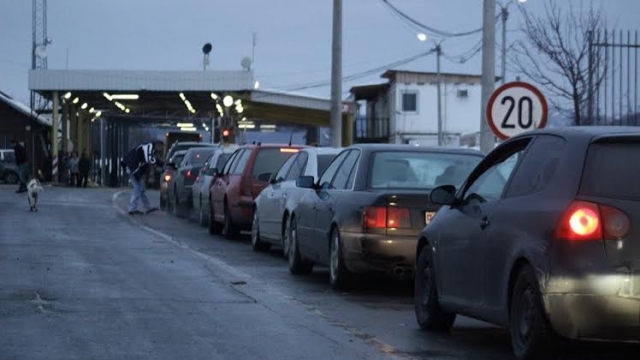 Pritjet e gjata në Merdare, flasin nga ministria e Punëve të Brendshme