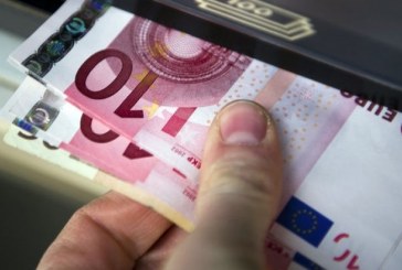 Kalon projektligji për paga në sektorin publik