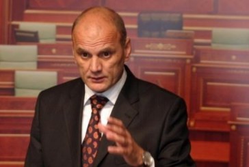Gani Geci: Nëse ma gjeni një foto të Adem Jasharit me emblemë të UÇK-së, unë do të…