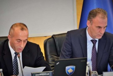Limaj: I qëndrojmë prapa kryeministrit Haradinaj për taksën