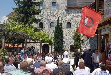 Në odën e Junikut u gërshetuan mikpritja, mendja e shëndosh dhe trimëria
