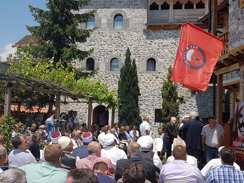 Në odën e Junikut u gërshetuan mikpritja, mendja e shëndosh dhe trimëria