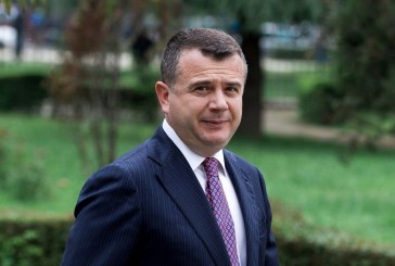 Balla: Cakaj do të jetë Ministër i Jashtëm, sapo Kushtetuesja të zgjidhë ngërçin e shkaktuar nga presidenti