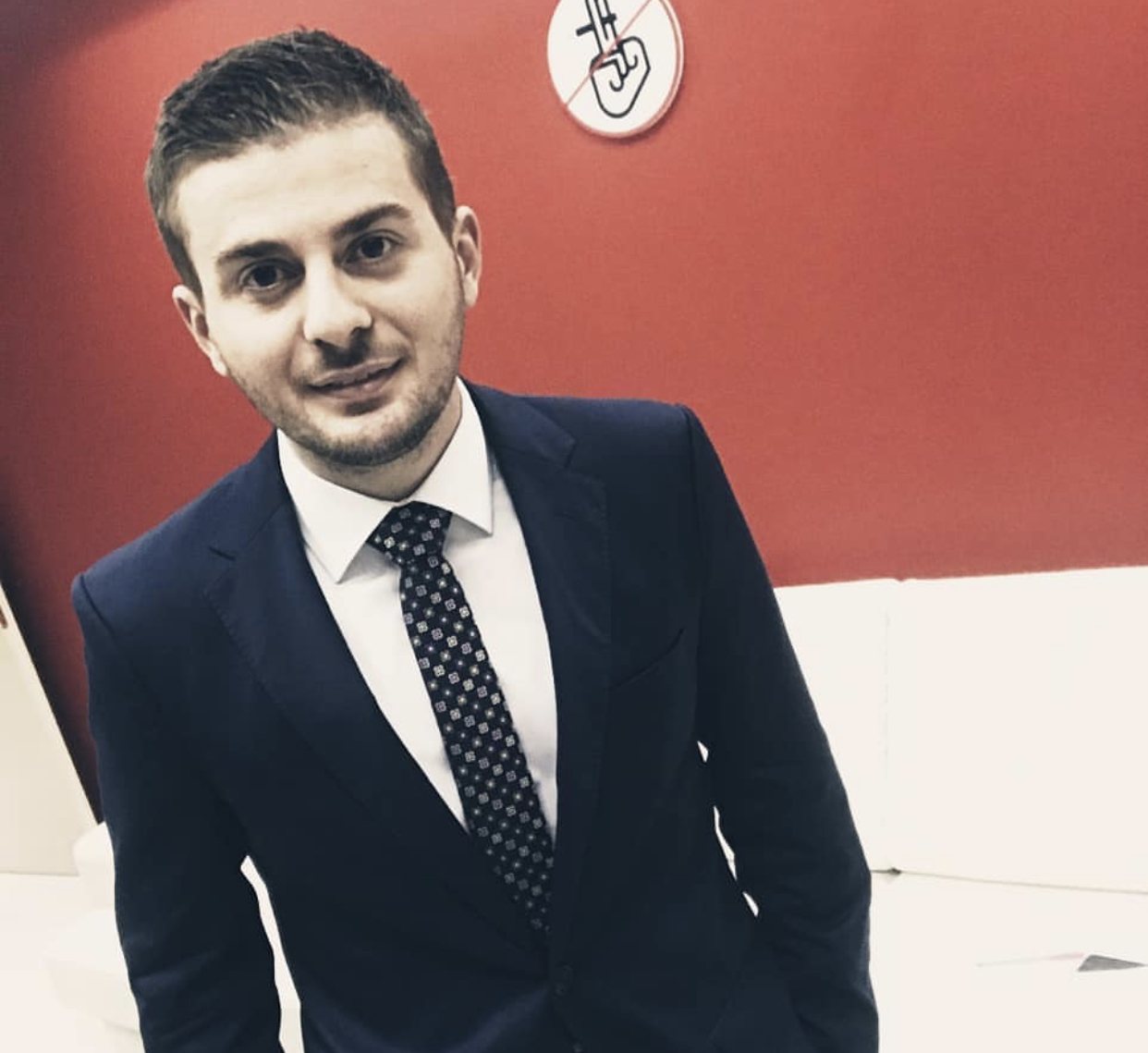 Gent Cakaj zyrtarizohet ministër i jashtëm me delegim në Qeverinë e Shqipërisë