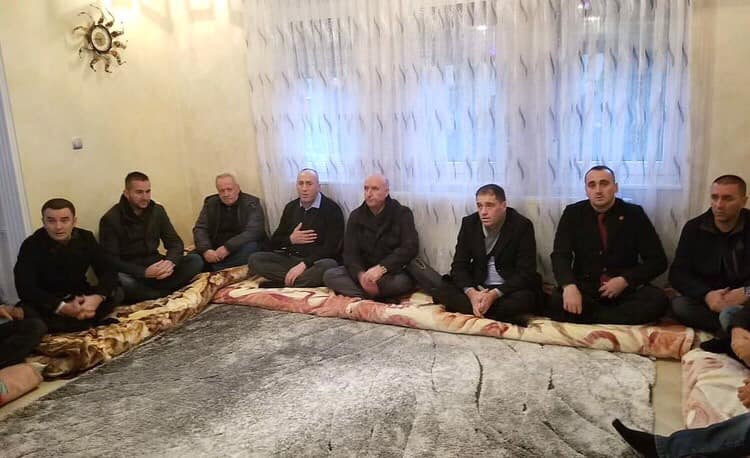 Haradinaj ngushëllon familjen e luftëtarit të lirisë Avni Hysenit