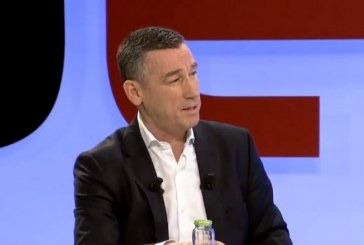 Veseli: Presidenti dhe Kryeministri po luajnë “Ping-Pong”