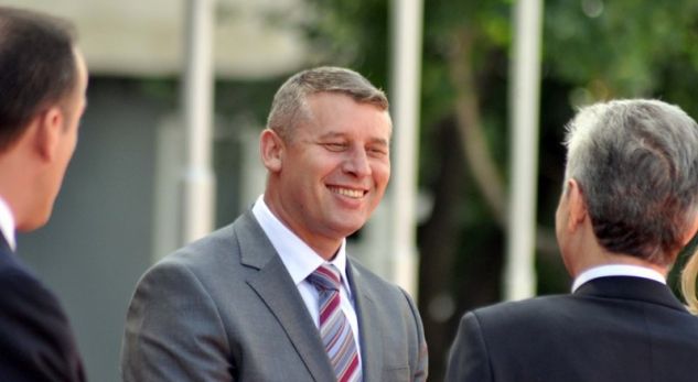 Selimi: Në shtëpinë time foton e Rugovës e mbanim në mur