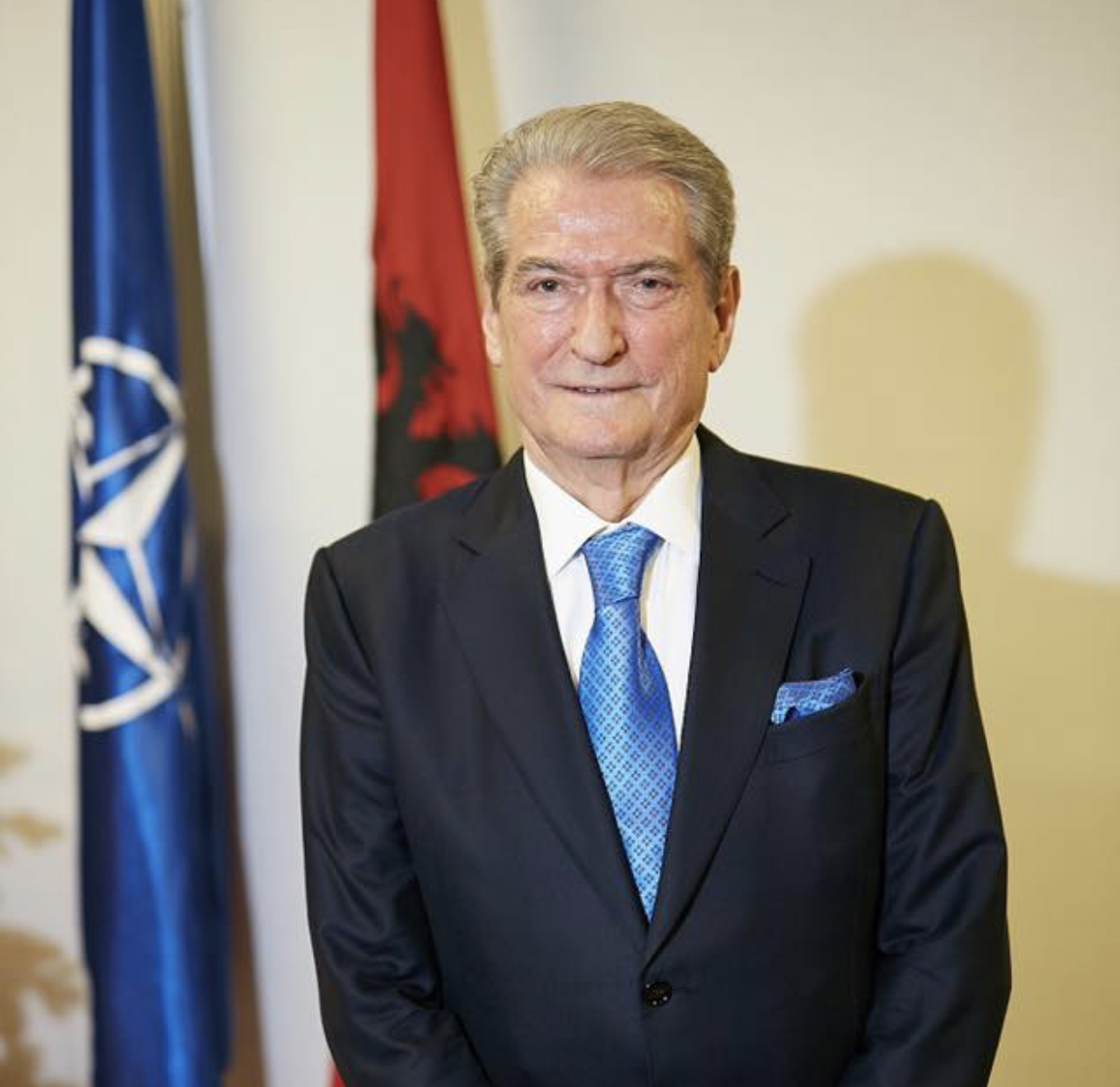 Sali Berisha i reagon ashpër Baton Haxhiut: Je argat i Beogradit