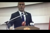 Haradinaj i mëshon tavolinës: Taksa nuk hiqet deri në njohje, mbajeni mend këtë