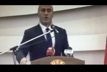 Haradinaj i mëshon tavolinës: Taksa nuk hiqet deri në njohje, mbajeni mend këtë