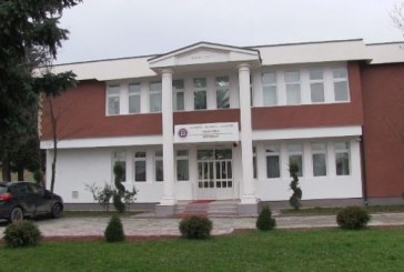 Afër 50% e drejtimeve në Universitetin e Pejës do mbyllen