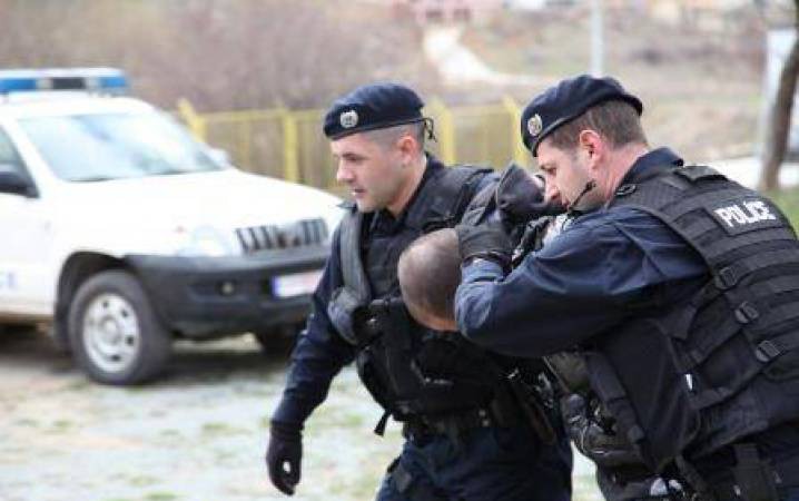 Arrestohet polici në Drenas që shfrytëzoi seksualisht 16-vjeçaren dhe la shtatzënë